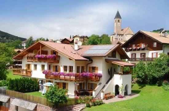 bauernhof-durnmueller-seis-am-schlern-dolomiten-(1)